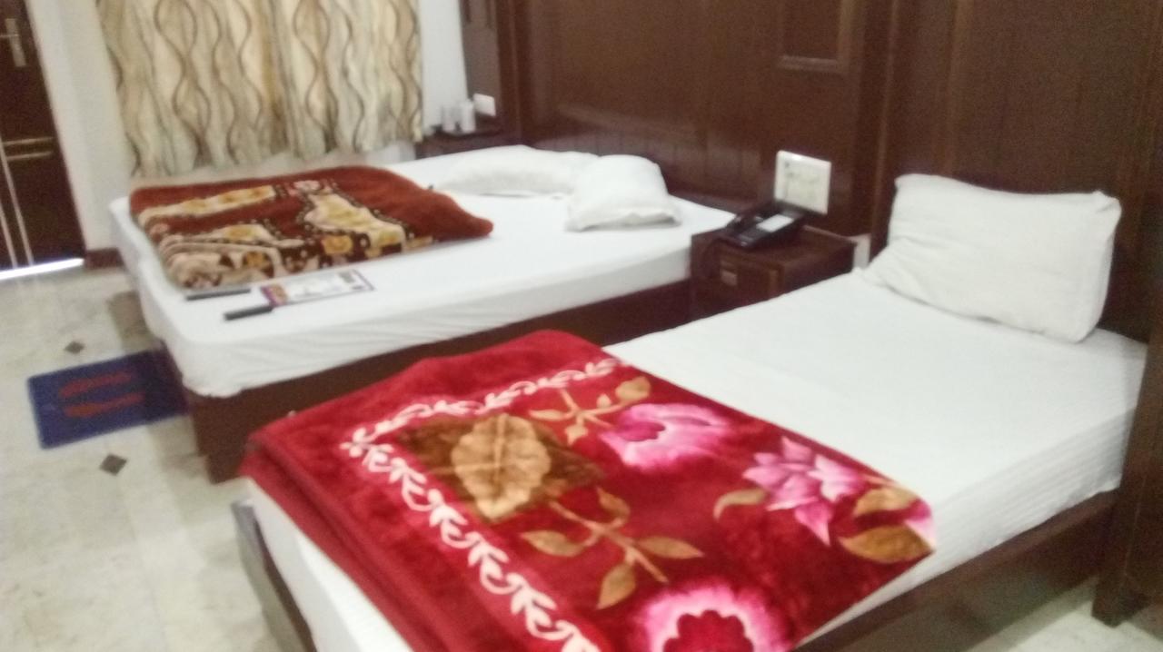 Hotel Grand Shyam- In Front Of New Delhi Railway Station-Couple Friendly Exterior photo