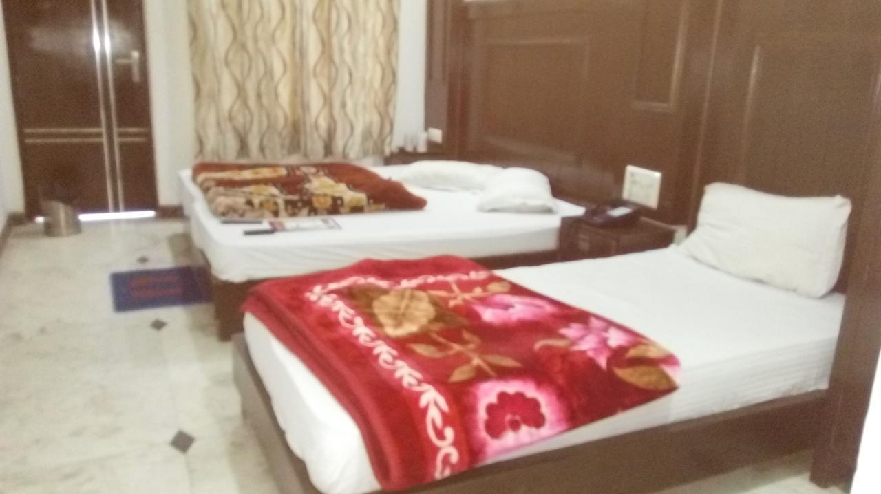 Hotel Grand Shyam- In Front Of New Delhi Railway Station-Couple Friendly Exterior photo